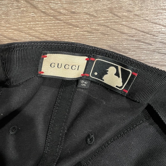 GUCCI X MLB NY Yankees Black Embroidered Butterfly 57-61 CM - Picture 4 of 9